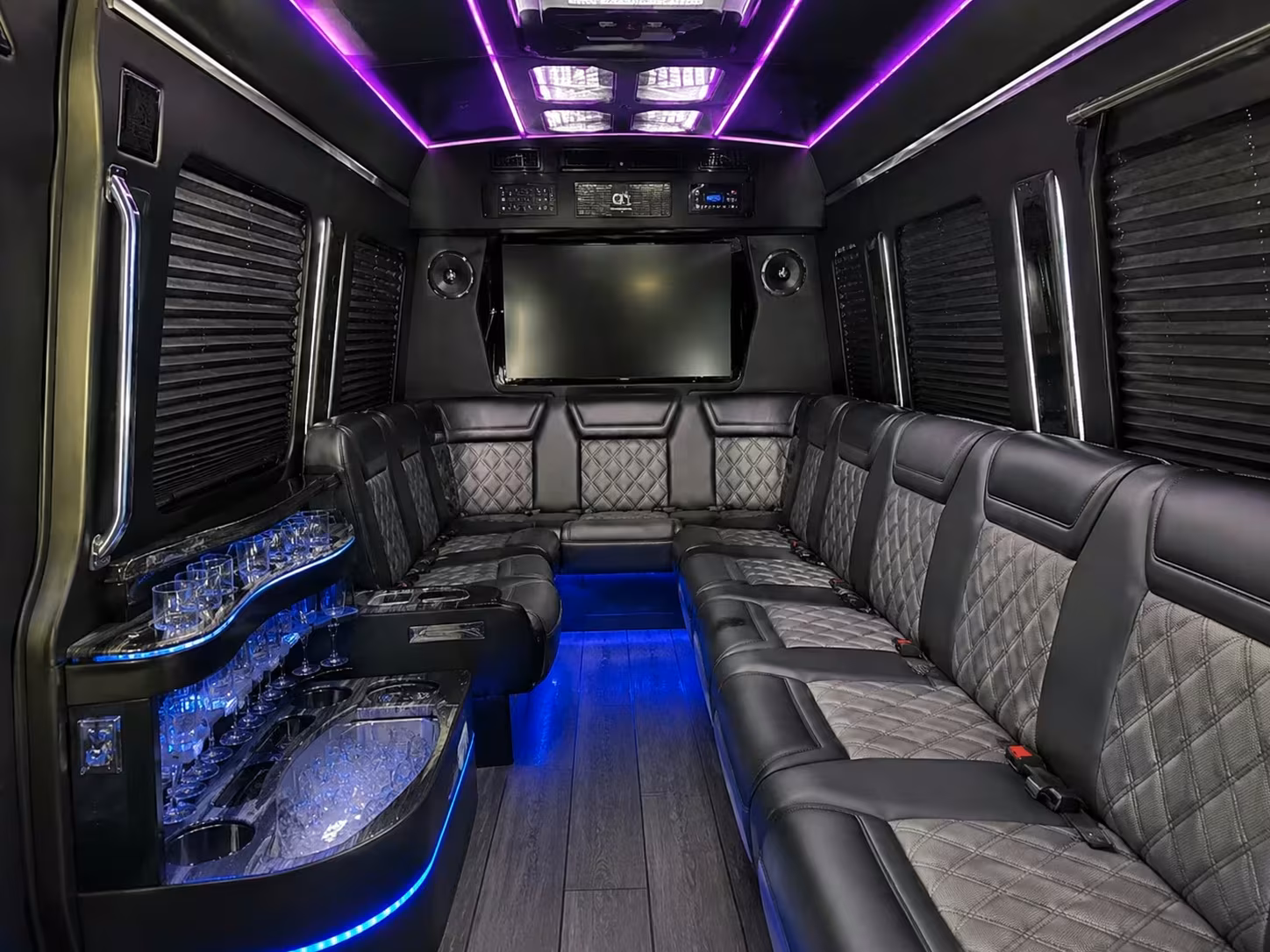 ada accessible field trip transportation for macon school groups