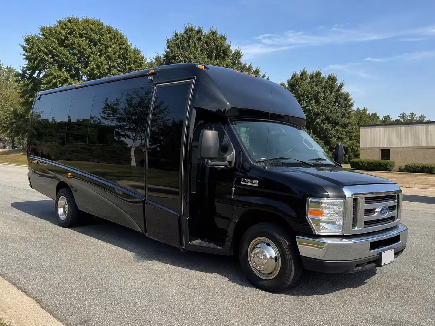 concert minibus rentals from warner robins and milledgeville to macon