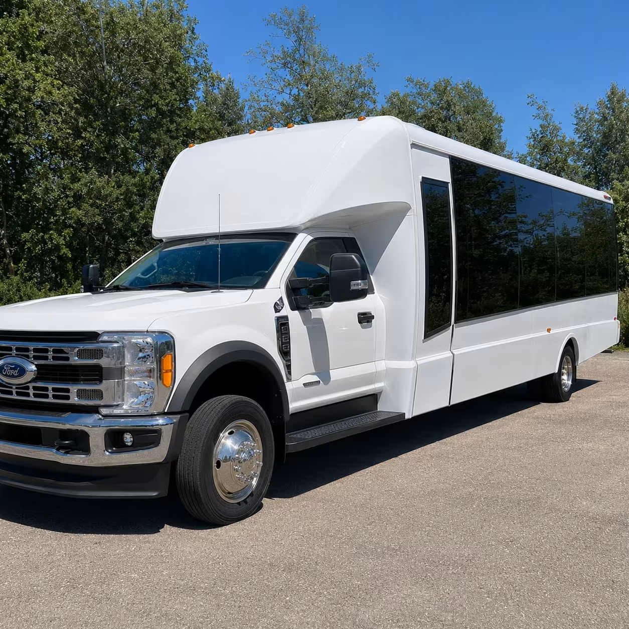 minibus rentals for macon museum visits and science center trips